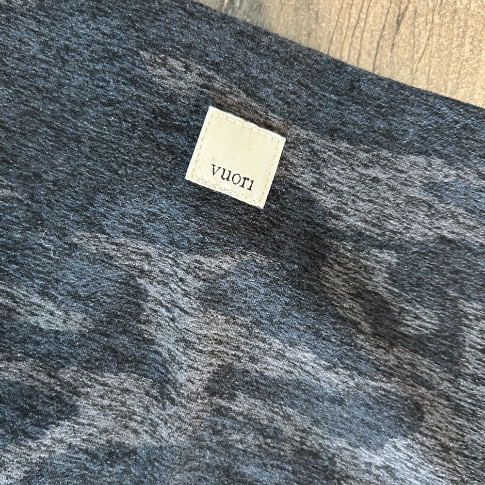Vuori Charcoal Heather leggings